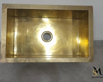 Handgemaakte ongelakte messing onderbouw aanrecht: aangepaste maten