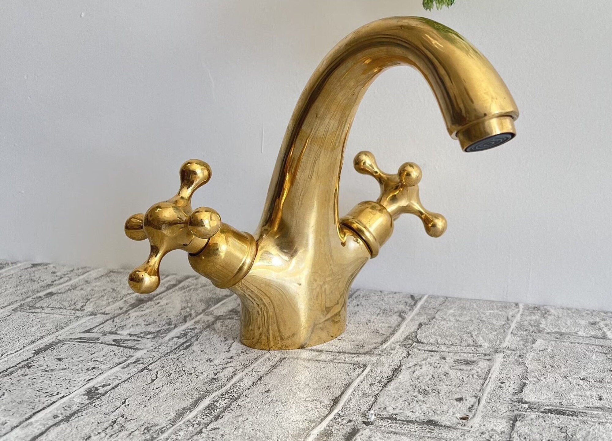 Unlacquered Brass Single Hole Bathroom Faucet , Bathroom Sink Vanity Faucet with Simple Cross Handles