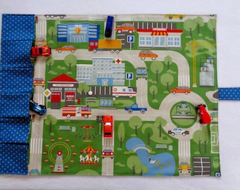 Play road to go XXL, car road and farm for on the go, reversible blanket with 6 garages