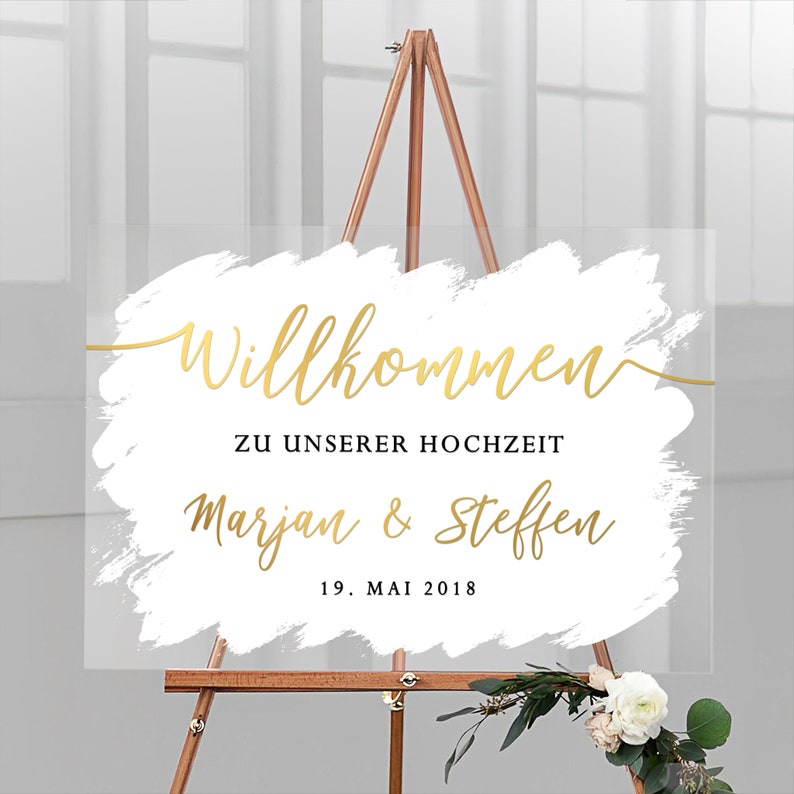 Willkommensschild zur Hochzeit personalisiert mit Namen und Datum aus Acrylglas mit weißem Hintergrund Classic, deutsche Beschriftung Bild 1