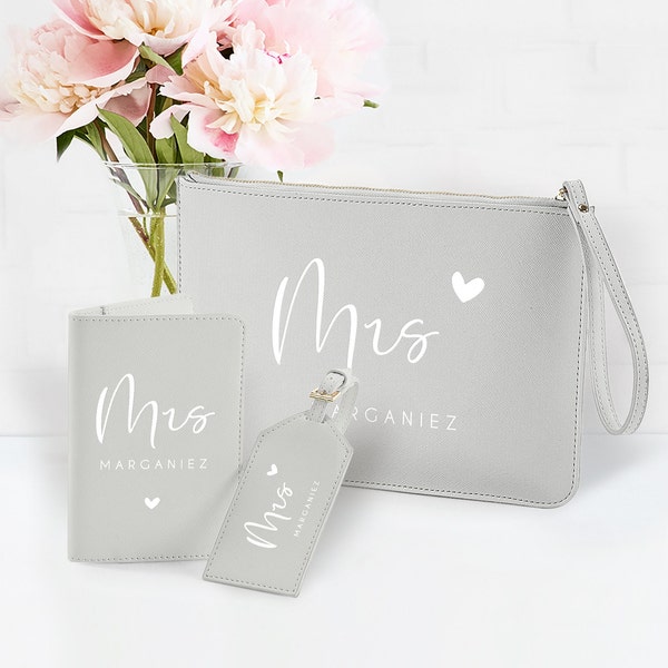 Reisepasshülle + Kofferanhänger + Clutch Set "Mrs & Mr", Geschenk Hochzeit, Brautpaar, Hochzeitsreise, personalisiert, Kunstleder, Hellgrau