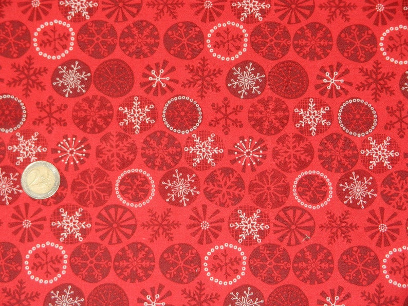 Patchworkstoff Weihnachtsstoff Cool YuleSnowflake hell rote Schneeflocken Bild 1