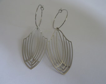 Boucles d’oreilles en acier inoxydable, boucles d’oreilles classiques, pendentif géométrique, boucles d’oreilles en cerceau, art déco, boucles d’oreilles, petite amie, visite au théâtre, anniversaire, ,