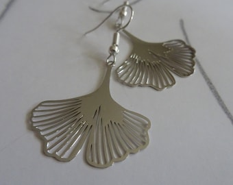 Boucles d'oreilles argent, boucles d'oreilles classiques, feuille de ginkgo, feuille d'argent, cadeau pour femme, cadeau fête mariage, théâtre, sortie,