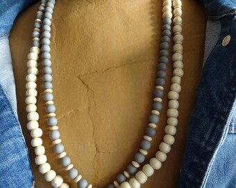 Long collier de perles en bois, perles acryliques vert roseau, collier hippie boho, look superposé, cadeau d'anniversaire, style Ibiza, collier d'été