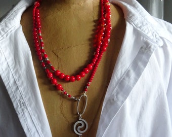 Collier de déclaration, collier de perles de verre rouge, collier, boho, look superposé, sautoir, spirale argentée, cadeau petite amie, cadeau femme, Ibiza,