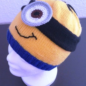 handgestrickte Minions Mütze Stuart für Kinder bis KU 54 cm Bild 7