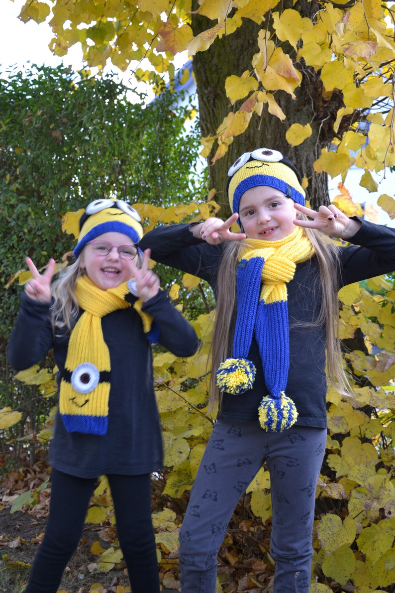 hand knitted Minions scarf image 5