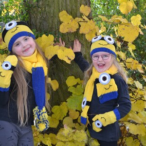 hand knitted Minions scarf image 2