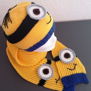 hand knitted Minions scarf image 7