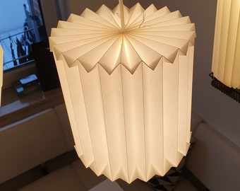 Origamilampe, Lampe aus Papier, Lampenschirm gefaltet, Papier-Lampenschirm weiß,Origamilicht