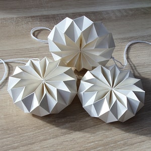 Origami-Anhänger Rosette Deko fürs ganze Jahr Ornamente aus Papier Fensterschmuck Papier Bild 4