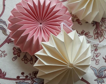 Wohndeko 3er-Set Origami-Anhänger Ornamente aus Papier Anhänger für Zweig