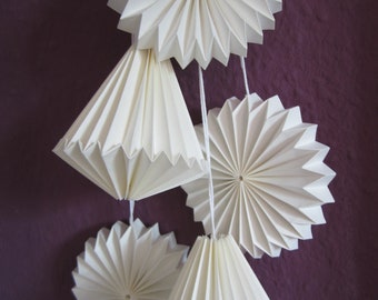 Wohndeko Plisseeanhänger Deko fürs ganze Jahr Rosette Anhänger,Origami,Papieranhänger, gefaltet,Ornament aus Papier,Stern