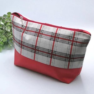 Cosmetic bag*Toiletry bag*Shower bag*Camping bag*Toiletry bag for travel*Faux leather bag*Large make-up bag*Cosmetic bag XL*