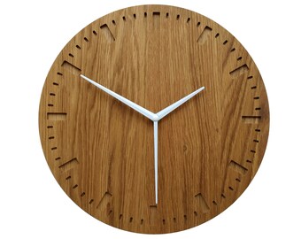 Orologio da parete minimalista in legno di quercia: design silenzioso da 28 cm