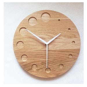 Minimalist Wooden Wall Clock, Modern Clock, 11&#39;&#39; 28cm, Engraving clock, SIlent Clock, Home and Office Decor, Oval Engraved Clock, Naturdeco