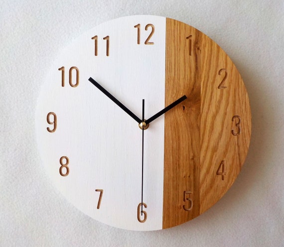 Oak & White Resin Wood Clock: Modern Minimalist Wall Decor 28cm