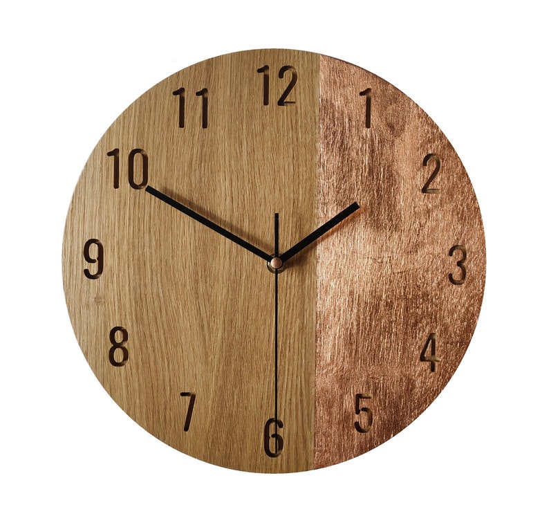 Часы 28 см. Настенные часы из натурального дерева. Часы из дуба. Часы natural. Часы деревянные на стену прозрачные.