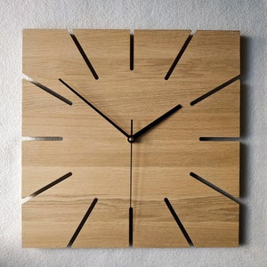 Grande horloge murale carrée, horloge en chêne, 14 po. 36 cm, horloge en bois, horloge moderne, horloge minimaliste, horloge unique, horloge silencieuse, naturdeco image 4