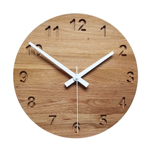 Oak Wood Wall Clock: 14&#39;&#39; Silent Number Clock with Resin
