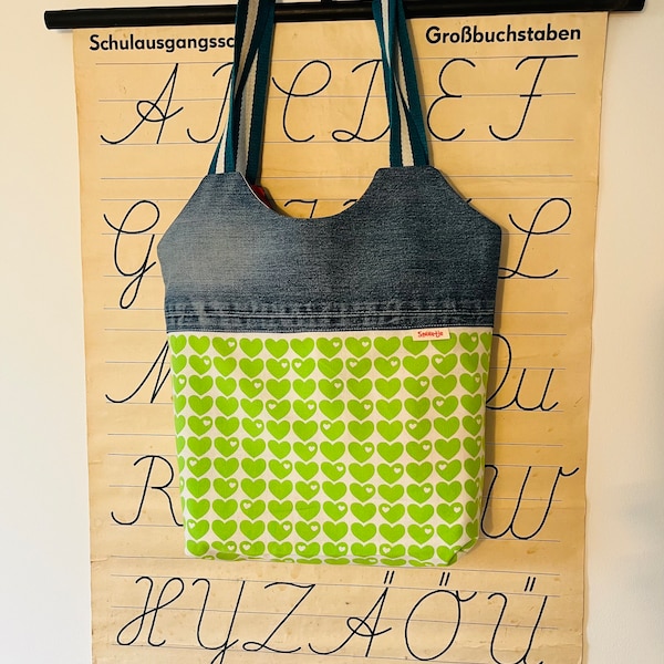 Retro Shopper Basic- Damals.... Jeans & grüne Herzen - Beuteltasche - Schultertasche - Einkaufstasche - Henkeltasche- Wendetasche