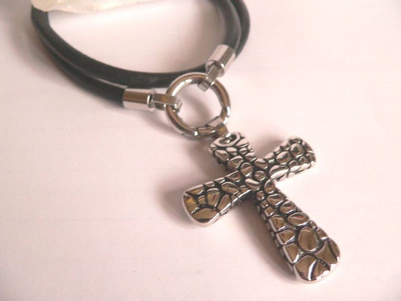 SGH079 Leather strap with stainless steel ring and cross image 2