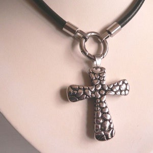 SGH079 Leather strap with stainless steel ring and cross image 3