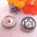 see more listings in the Button - Hals - Armband section