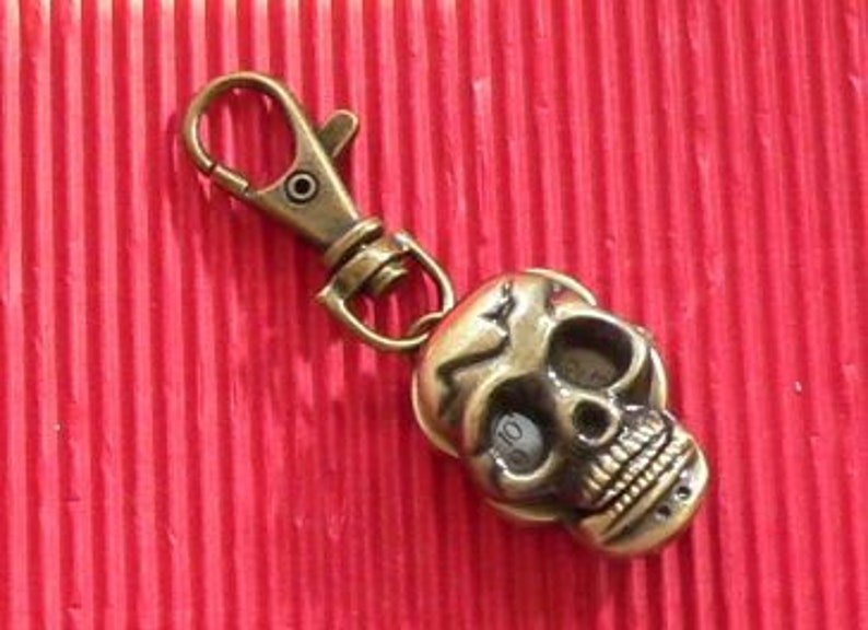 U007 1 Pendant Watch Skull Bronze image 1