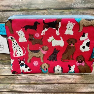 Witziges Reißverschlusstäschchen mit Hunde-Motiv