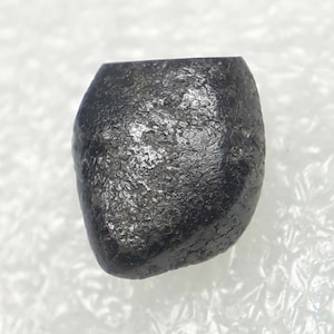 1.98 CTS Natural Black Diamond Uncut Loose Diamond Z Black Diamond Faceted Rough Diamond Making For Uncut Jewelry Diamond 7.49M×4.53M×6.17M