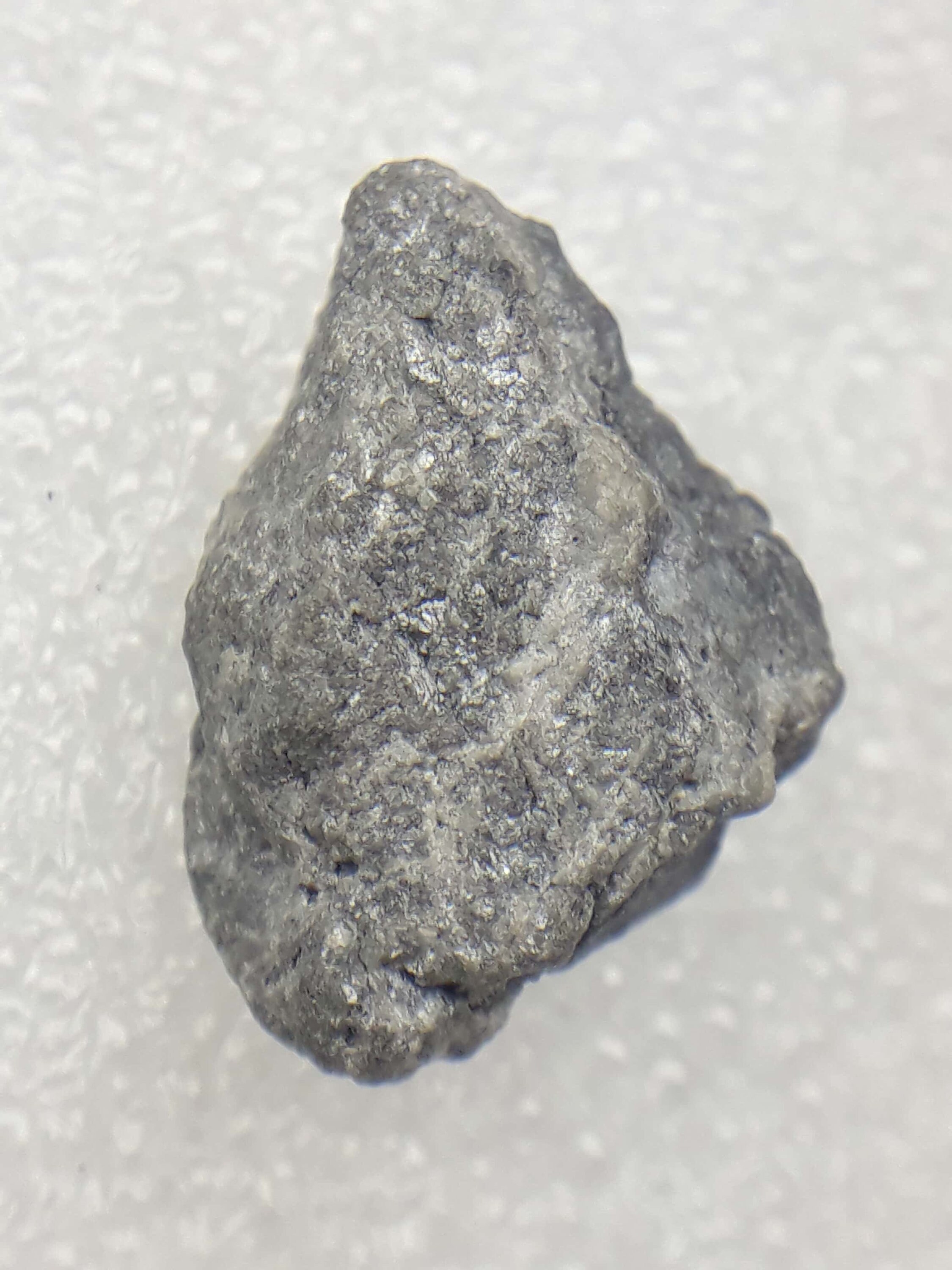 18.56 Ct Natural Big Raw Rough Diamond Earth Mine Natural Diamond Huge Size Gray Color Diamond Natural Uncut Diamond.18.92M×9.02M×13.53M