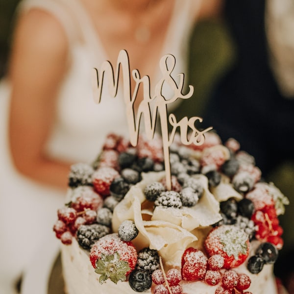 Mr & Mrs Caketopper zur Hochzeit- Der moderne Kuchentopper aus Holz für eure Hochzeitstorte oder als Tischdekoration zur Hochzeit