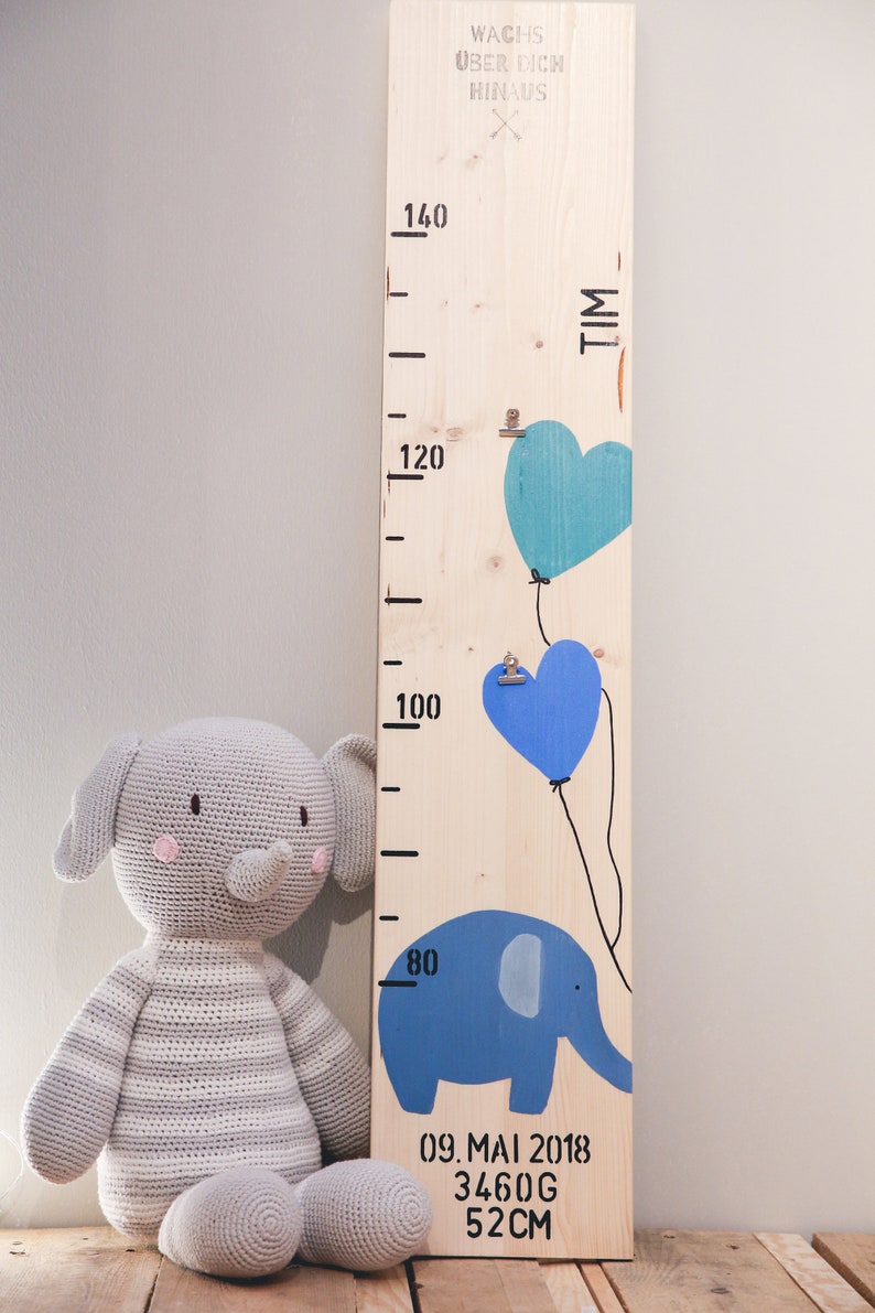 Bâton de mesure en bois éléphant bleu pour enfant cadeau personnalisé et durable pour baptême, naissance ou premier anniversaire image 4