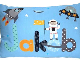 Namenskissen - Kleiner Astronaut - Kissen mit Namen Babygeschenk Taufe Geburtsgeschenk Weltall personalisiert Junge Kinderkissen Kissen
