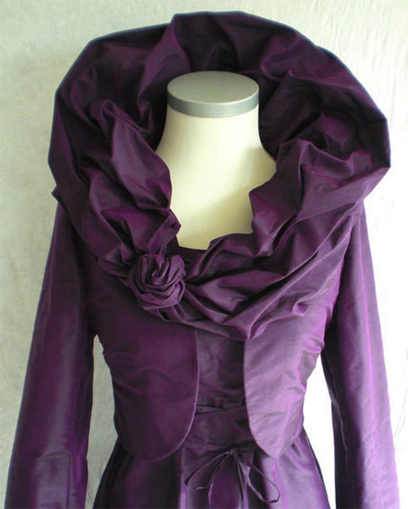 Seidenkleid mit Bolero und abnehmbaren Kragen in Lila/ Violett/Aubergine Bild 1