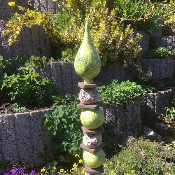 Keramikstele,Gartenstele Grün-weiß-patiniert