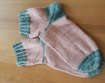 Chaussettes en coton tricoté à la main