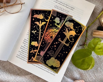 Dragon gold foiled bookmark | Dragon bookmark | book lover | Fantasy book lover | Illustrated bookmark | Bookish merch