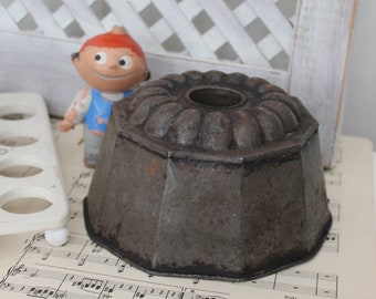 antique cake tin baking tin guglhupf ring cake tin brokant