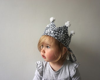 christmas printed pom pom crown