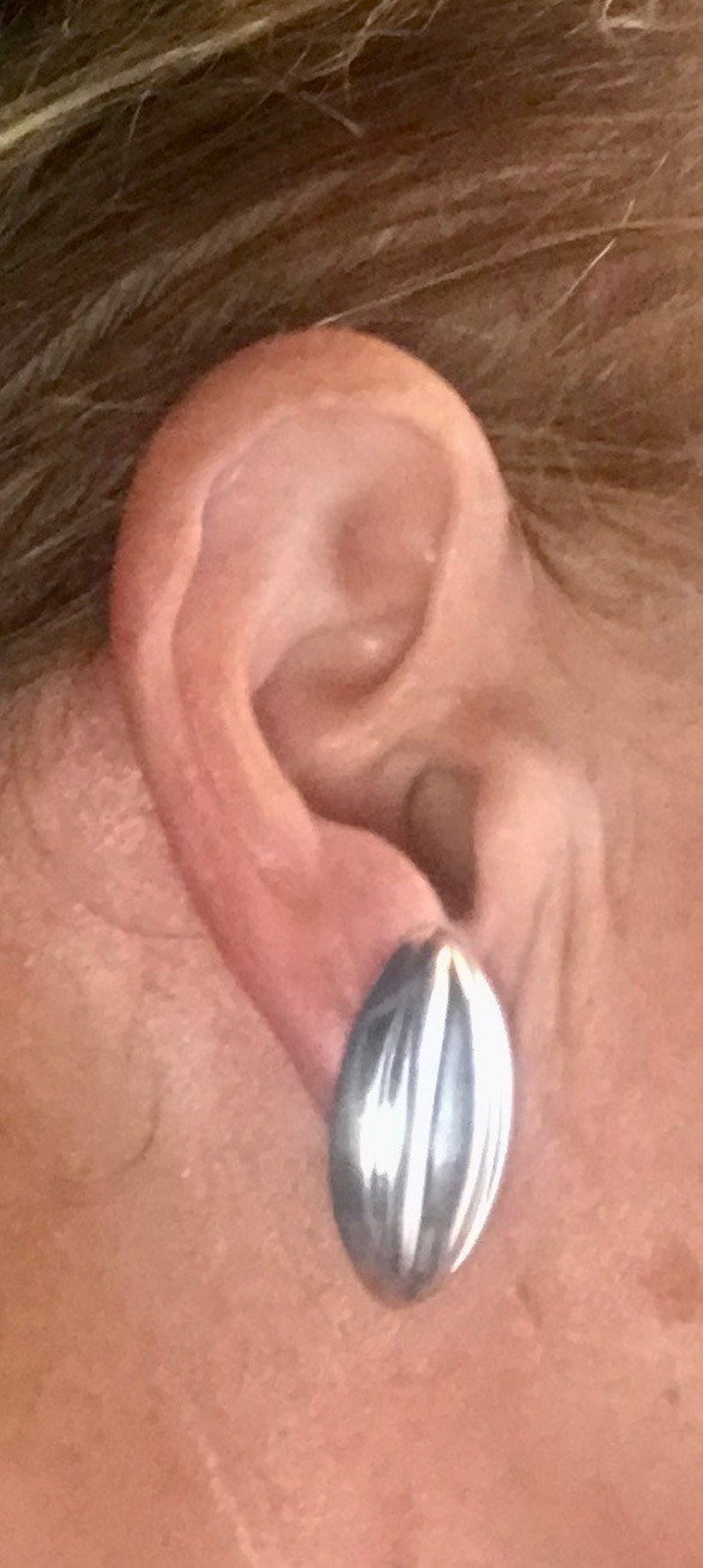 Vintage Mexican Sterling Silver Ribbed Clip On Earrings