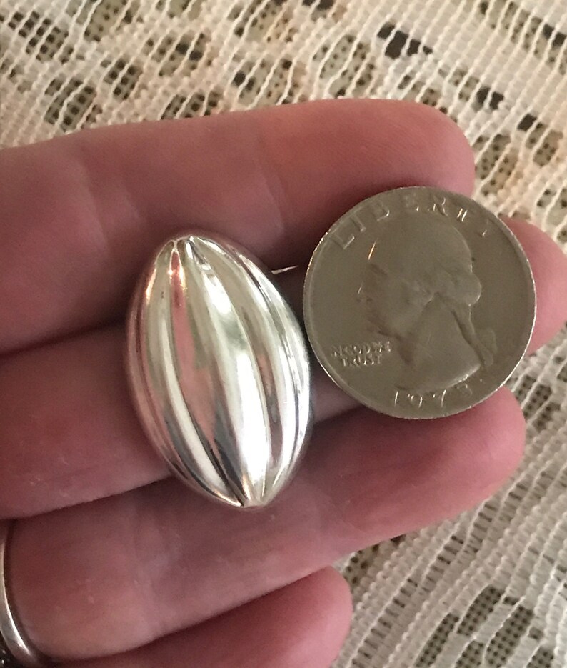 Vintage Mexican Sterling Silver Ribbed Clip On Earrings