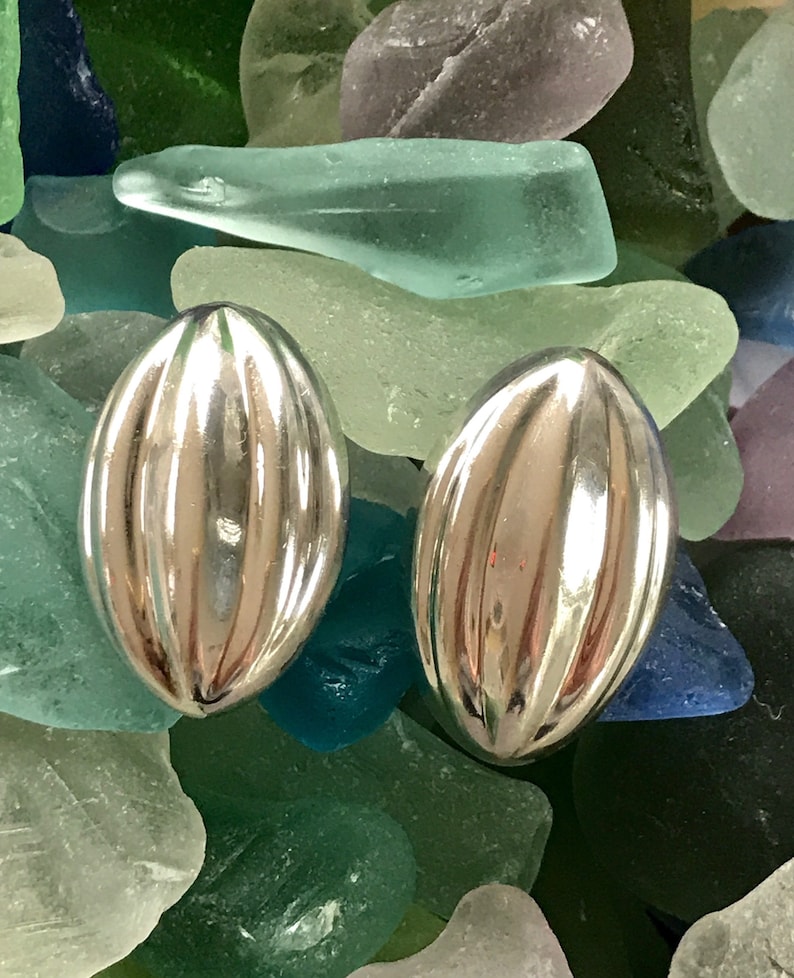 Vintage Mexican Sterling Silver Ribbed Clip On Earrings