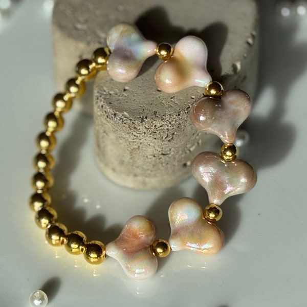 Perlenarmband mit Herzperlen marmoriert