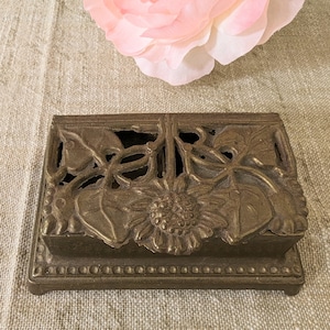 Beautiful brass box Art Nouveau - Brocante