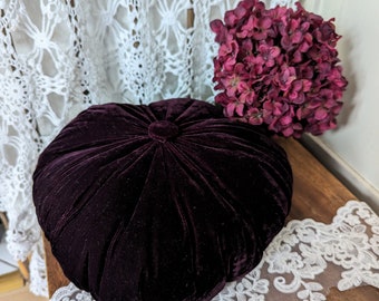 Velvet Plum Pouf ** Velvet round cushion - Boudoir