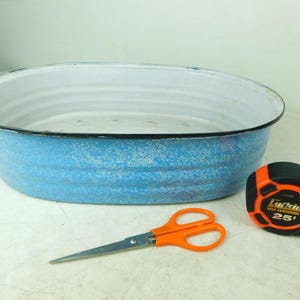 Rare Large Light Blue & White Speckle Enamel Ware 1940s Base Oval Roasting Pot