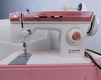 Vintage 1950s Mid Century Pink Sewing Machine/ IDLE HOUR/ Sewing